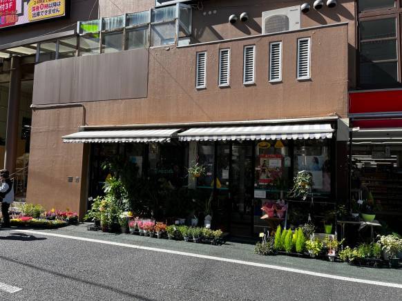 「フラワーショップ　グリーンエンジェル」　（大阪府大東市）の花屋店舗写真1